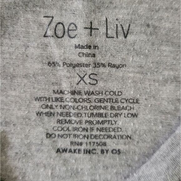 Zoe + Liv Women's Gray Short Sleeve Graphic T-Shirt - Picture 3 of 8